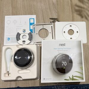 Nest Learning Thermostat in Stainless Steel